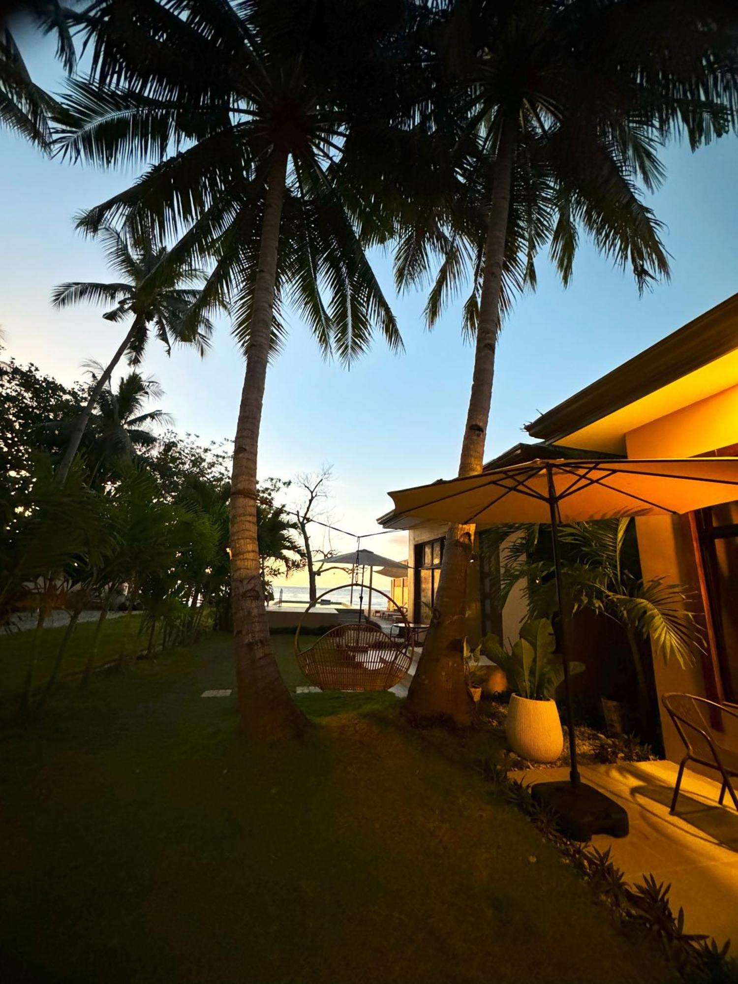 Southseas Beach Resort And Dive Center Santander Dış mekan fotoğraf